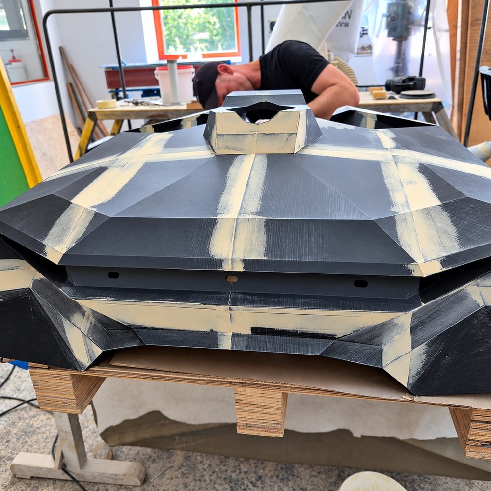 Surface finishing by a partner — Start – filling and sanding