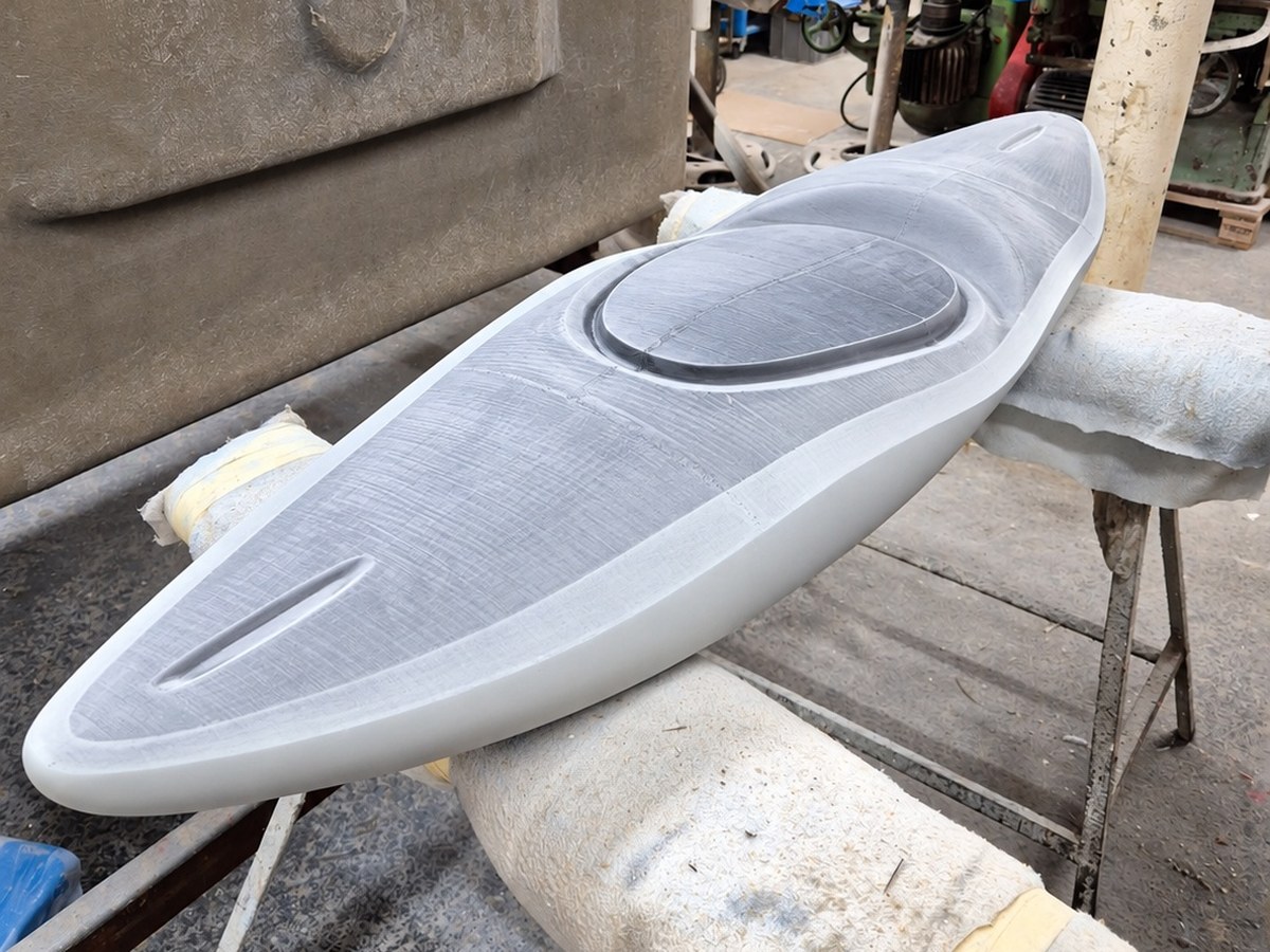 Surface finishing by a partner — Finished surface